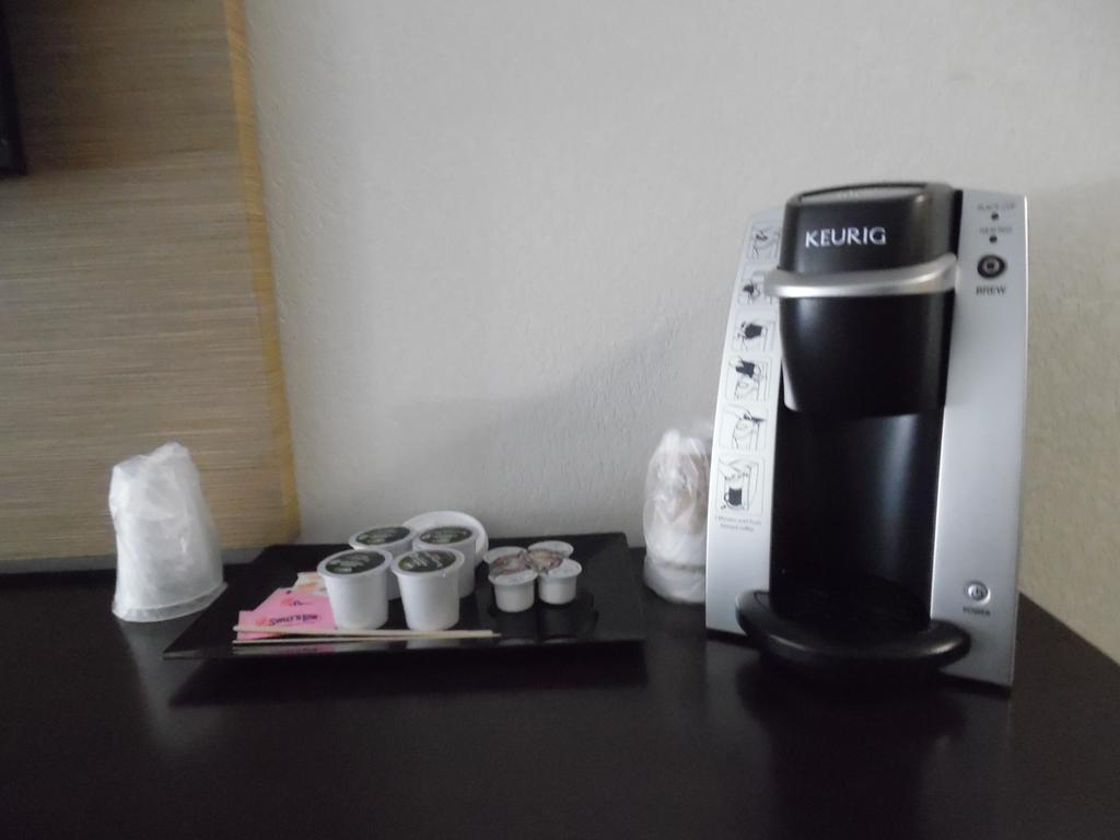 东锡拉丘兹司丽普套房酒店 外观 照片